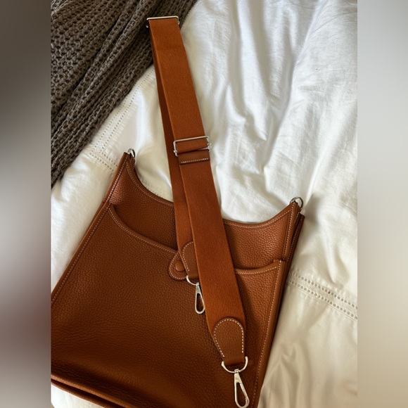 Hermes Gold Evelyne PM with palladium hardware - Picture 10 of 13